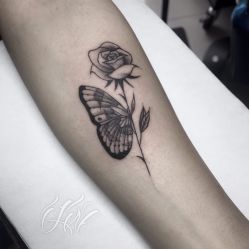 -SNOW TATTOO STUDIO