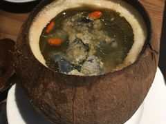 椰子三七炖乌鸡-首秀·四川料理(星耀101店)