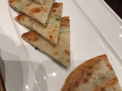 特色葱油饼-富临饭店·海天餐饮