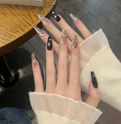 -悦指间美甲美睫