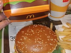 -麦当劳(杭州西湖银泰百货店)