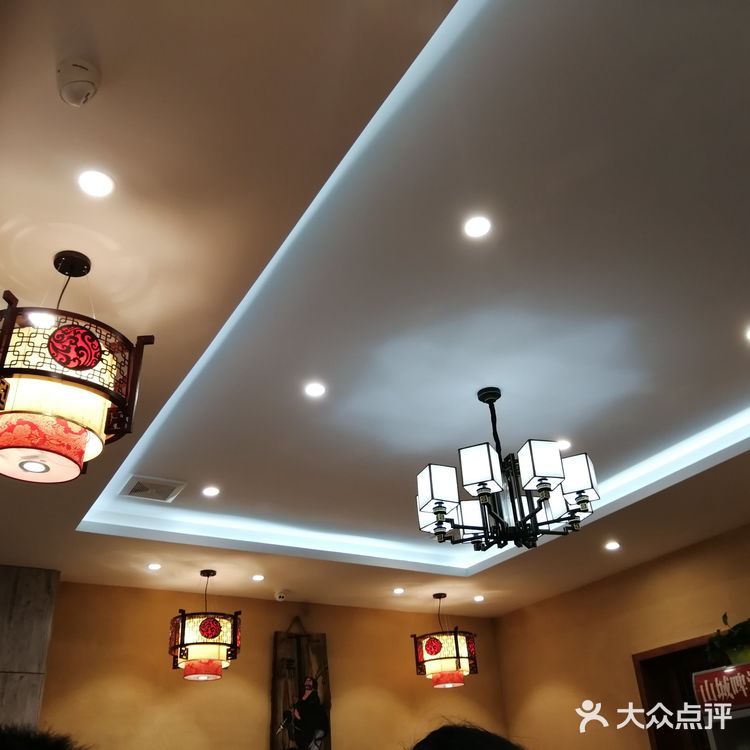 店铺内装修还不错，也比较干净♀️