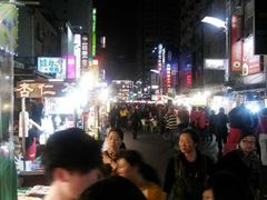 -六合夜市