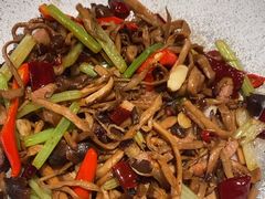 -川流不息·地道川菜·小龙虾(松东路店)