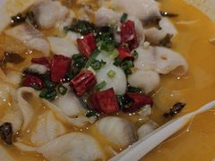 -渝是乎酸菜鱼(龙旗购物中心店)