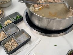-喃喃椰·糟粕醋·椰子鸡火锅(七堡花园店)