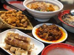 -爆炸头阿姨小四川正宗川味小吃(无任何分店)