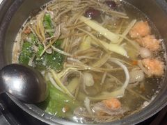 -喃喃椰·糟粕醋·椰子鸡火锅(七堡花园店)