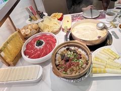 -洪氏嗨捞·广东猪肚鸡·椰子鸡火锅(西咸万象城店)