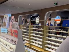 -爱视眸Eyeblling眼镜·依视路·蔡司镜片折扣店(百联南方商城购物中心)