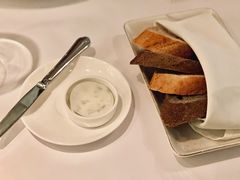 餐前面包黄油-壳里西餐厅Coquille Seafood Bistro(蒙自路店)