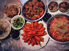 -巴厘龙虾·榜首油焖大虾(音乐学院·沿江酒馆店)