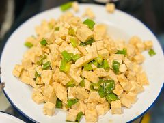 小葱拌豆腐-姥家大锅台水库渔家