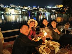 -Lake Shore Hotel & Restaurant