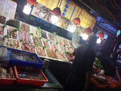 -六合夜市