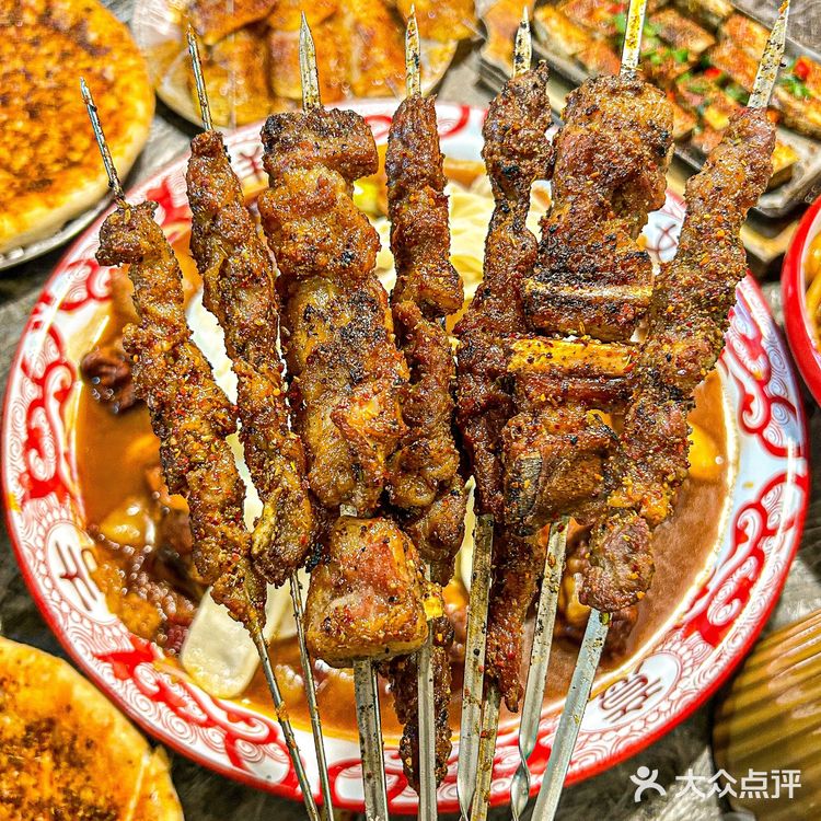 不用去新疆也能吃到正宗的新疆羊肉串！！