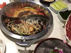 -茅草房·河畔园林火锅