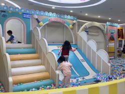 -月儿湾儿童游泳成长中心