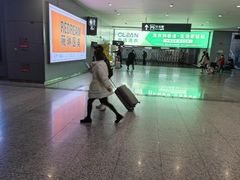 -虹桥火车站-停车场