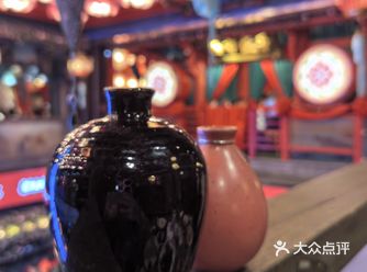 在西安玩了四天就认真吃了一顿饭,晚上五点去排队