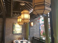 卡座-绿茶餐厅(同成街华联店)