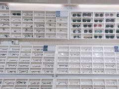 -诺柯视眼镜-蔡司依视路官方工厂店(淞南一店)