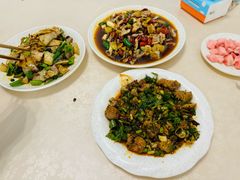 -茅屋大酒店