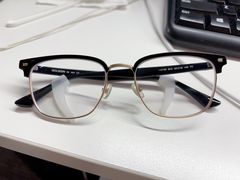 -镜客眼镜(浦江欢乐颂店)