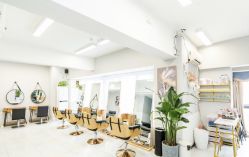 -V8潮牌·接发烫染连锁