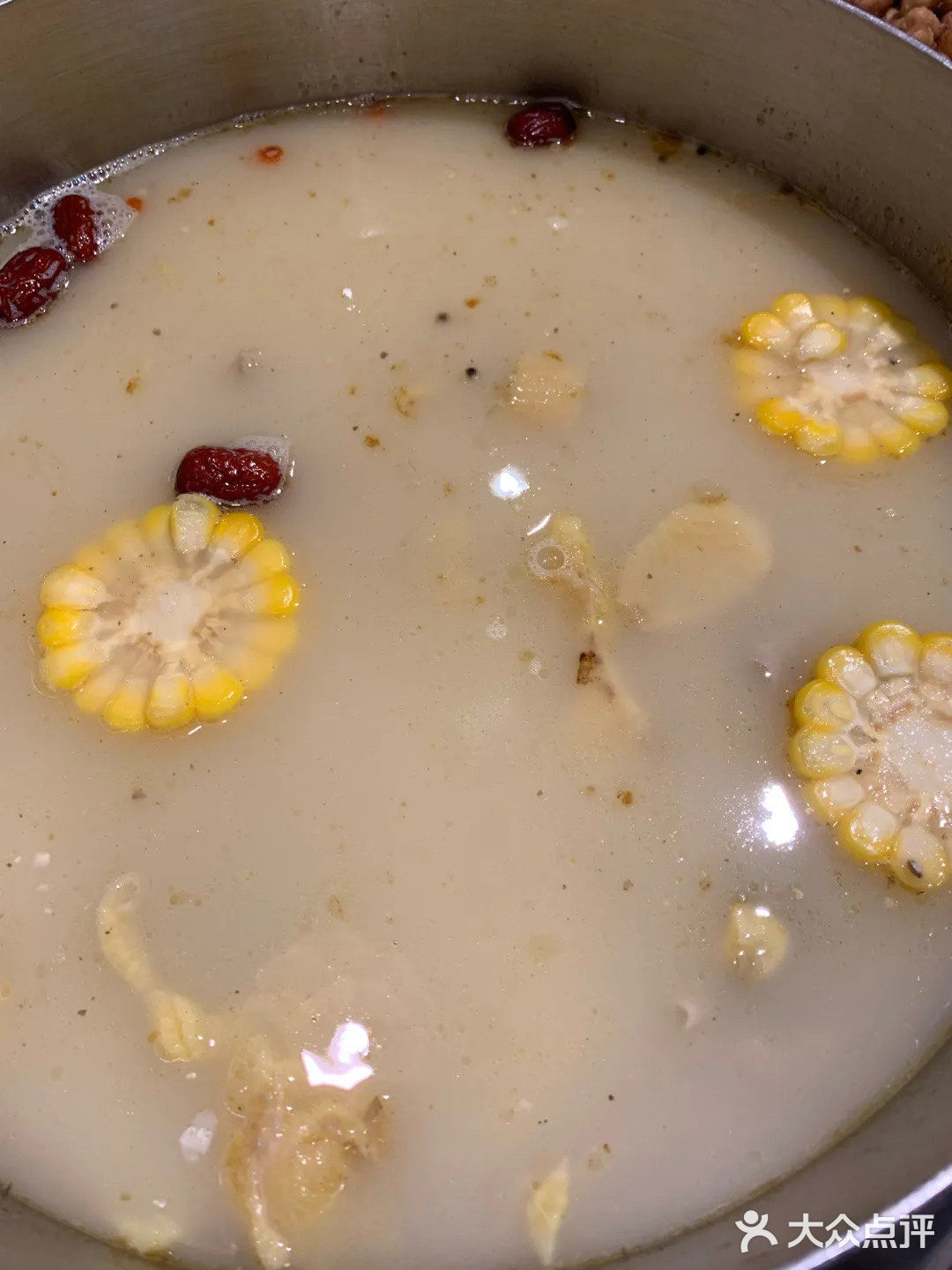 鼎鼎大名的羊城美食鸡煲