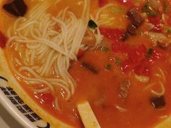 -粉小主·贵州酸汤牛肉粉(南京仙林金鹰店)