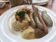 -LENBACH兰巴赫西餐啤酒坊(大连星海广场店)