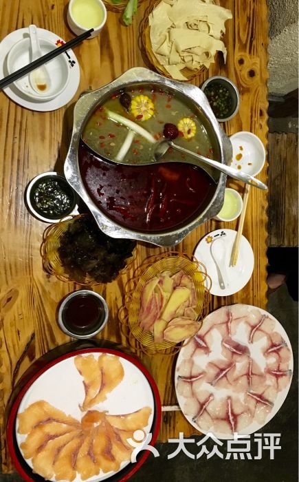 江措鱼庄(三文鱼火锅)-石斑鱼火锅图片-丽江美食-大众点评网