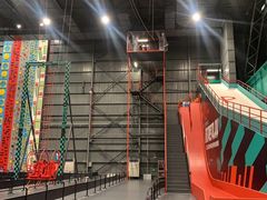 -极限PLAY运动娱乐新世界·团建派对潮玩休闲馆·室内蹦极高空游乐园