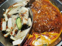 菌香鸳鸯锅-晓宇重庆火锅(赛格国际购物中心店)