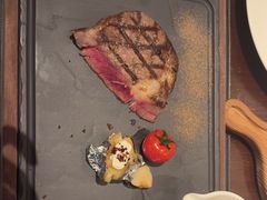 -恰餐厅及酒吧 CHAR Bar & Grill (北京丽都皇冠假日店)