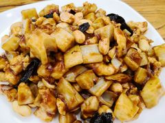 宫保鸡丁-南磨房食府(燕莎奥特莱斯购物中心店)