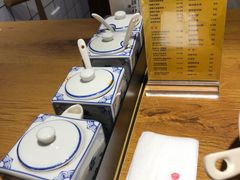 -鑫花溪牛肉米粉(人民广场店)