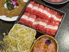 -宽板凳老灶火锅(台湾街店)