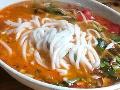 -巍山𤆵肉饵丝