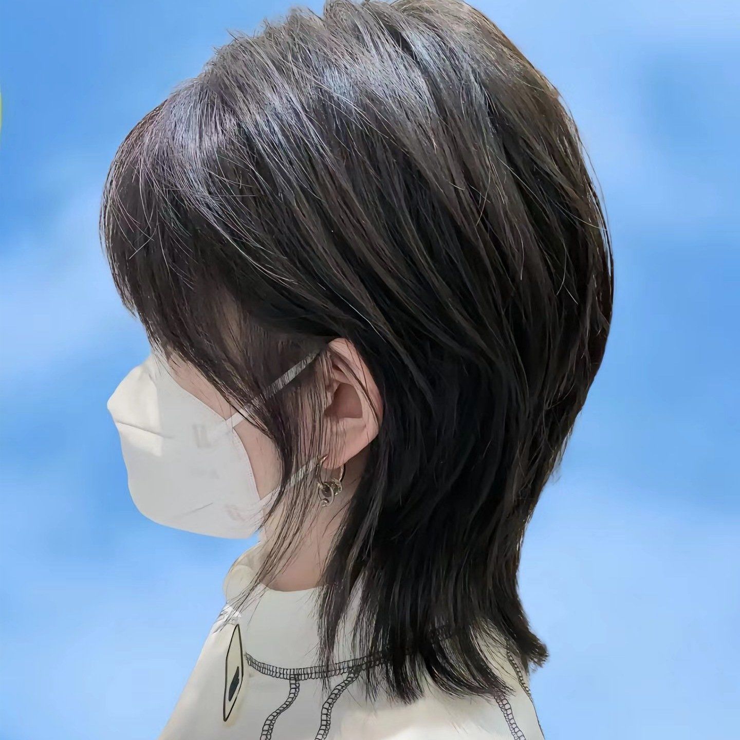 长度建肩膀以 下,少年感少女感发型