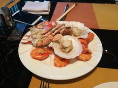 -大中华希尔顿酒店-念自助餐·嗨啤·小龙虾