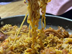 -亲昵春川鸡排(韩国美食街店)