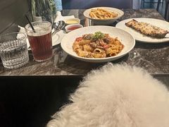 -LESCEDARS Brasserie Bistro香柏树