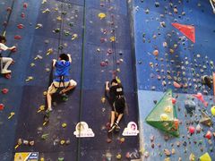 -山之巅攀岩馆(太古城店)