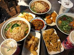 -爆炸头阿姨小四川正宗川味小吃(无任何分店)