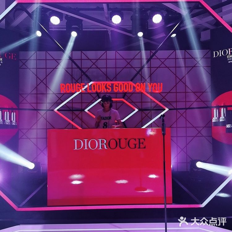 dior派对猜我遇到了谁？