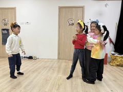 -猴有戏教育戏剧·音乐剧·主持口才·演讲朗诵辩论(环球港华师大校区)