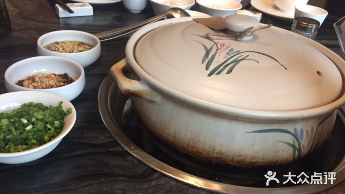 顺祺佛爷煲(鎏嘉码头店)酸菜乌鸡煲图片