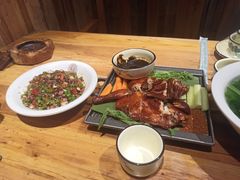 -老滇山寨•云南特色菜•地方菜•民族风情歌舞表演(金碧店)